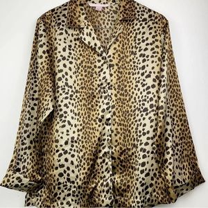 Victoria's Secret 🤎 Satin Leopard Print Pajama set. Excellent Condition - XS